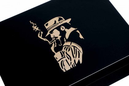 sv50-black-smoker-gold_2-scaled